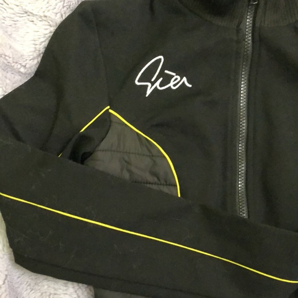 I.AM.GIA - Picture 3 of 5